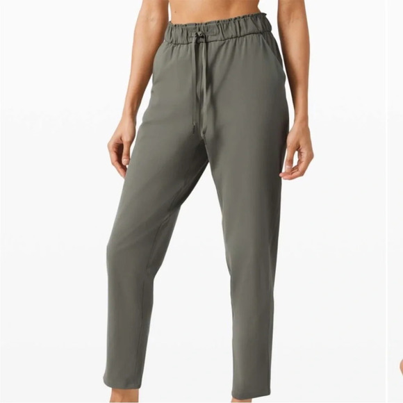Lululemon Keep Moving Pants Size 6 Grey Sage B2 - Picture 3 of 8